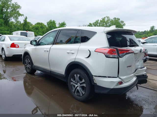 Toyota RAV4 LE 2017 2T3ZFREV3HW365942 Image 3