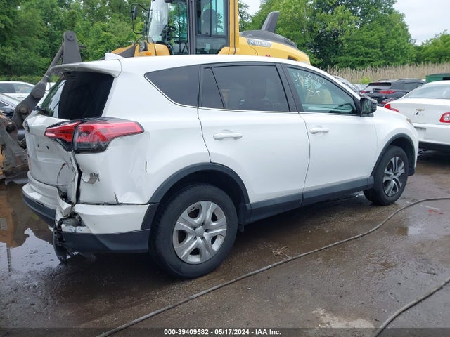Toyota RAV4 LE 2017 2T3ZFREV3HW365942 Image 4