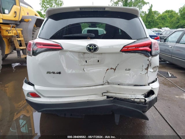 Toyota RAV4 LE 2017 2T3ZFREV3HW365942 Image 6