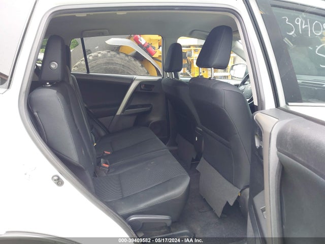 Toyota RAV4 LE 2017 2T3ZFREV3HW365942 Image 8