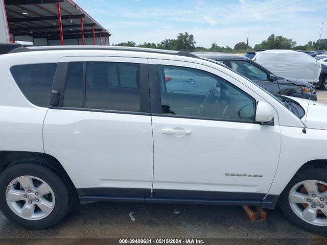 1C4NJCEA4HD207050 Jeep Compass Latitude Fwd