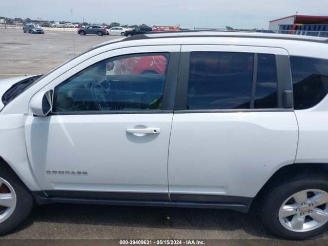 1C4NJCEA4HD207050 Jeep Compass Latitude Fwd