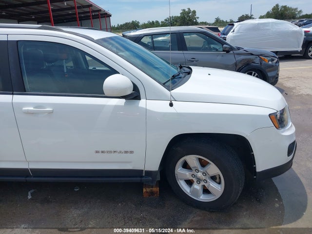 1C4NJCEA4HD207050 Jeep Compass Latitude Fwd