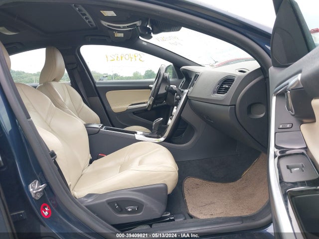 YV149MFM6F2350412 Volvo S60 T6 Platinum