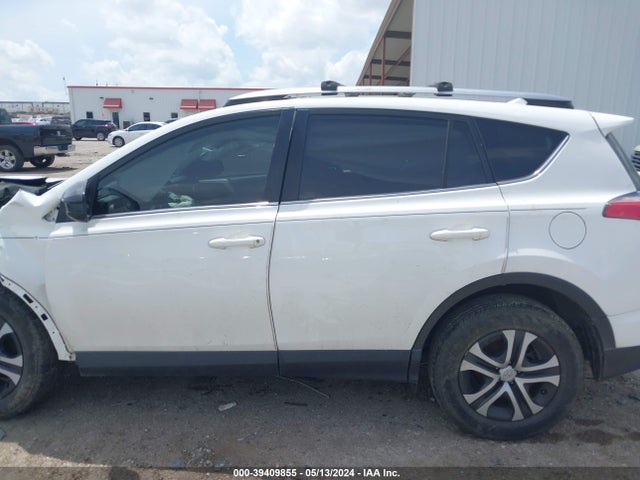 Toyota RAV4 LE 2018 JTMZFREV3JJ151943 Image 14