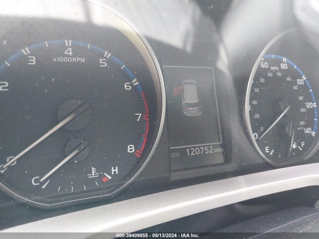Toyota RAV4 LE 2018 JTMZFREV3JJ151943 Image 15