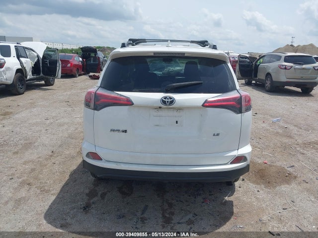 Toyota RAV4 LE 2018 JTMZFREV3JJ151943 Image 16