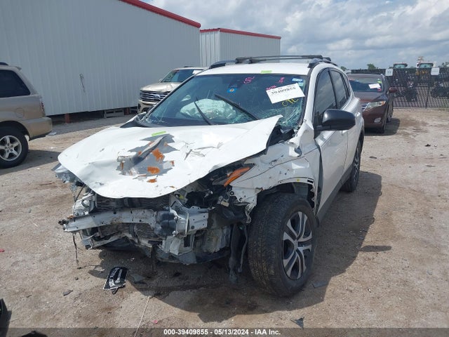 Toyota RAV4 LE 2018 JTMZFREV3JJ151943 Image 2