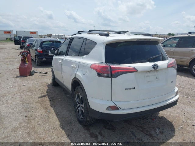 Toyota RAV4 LE 2018 JTMZFREV3JJ151943 Image 3