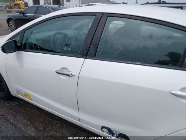 3KPFL4A71JE179341 KIA FORTE LX