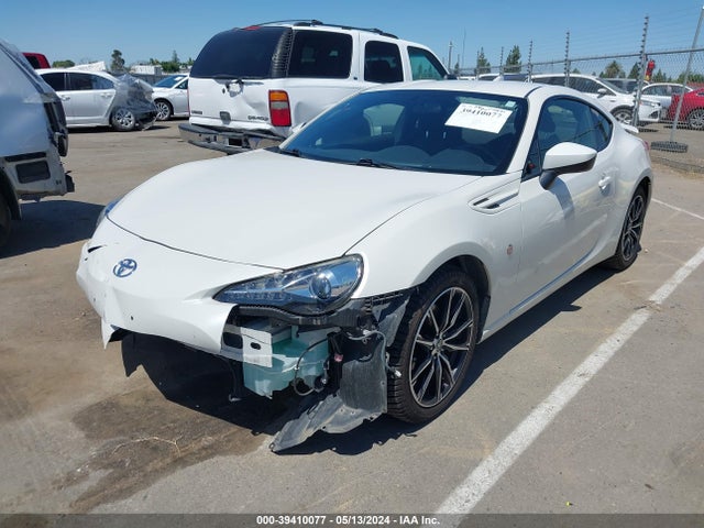 Toyota 86 2017 JF1ZNAA14H8711032 Image 2