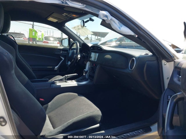 Toyota 86 2017 JF1ZNAA14H8711032 Image 5