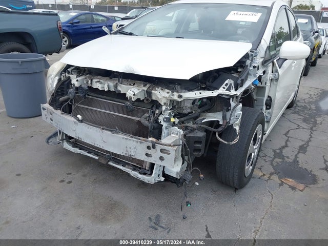Toyota Prius Three 2015 JTDKN3DU1F1937435 Image 6