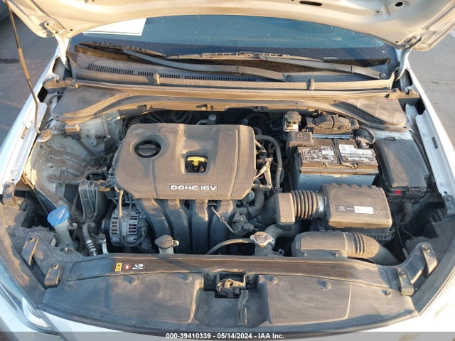 Hyundai ELANTRA SE 2017 5NPD74LF8HH196790 Image 10