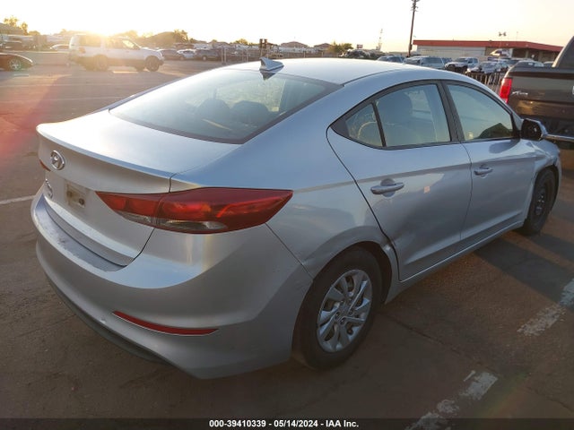 Hyundai ELANTRA SE 2017 5NPD74LF8HH196790 Image 4