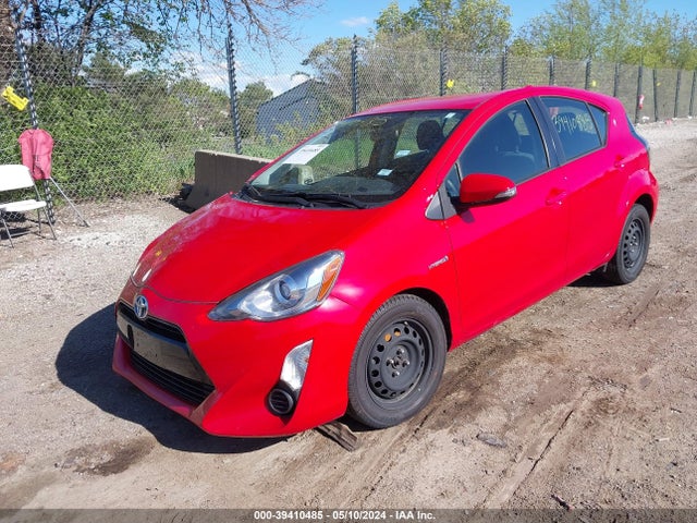 Toyota Prius C Two 2015 JTDKDTB35F1586221 Image 2