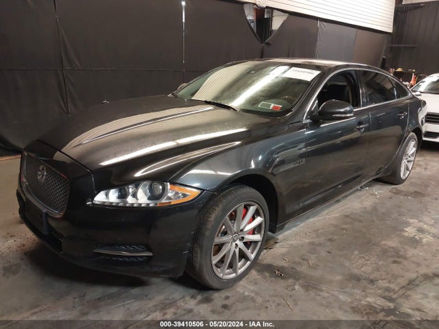 2011 JAGUAR XJ SAJWA2GB2BLV08368 Photo 1