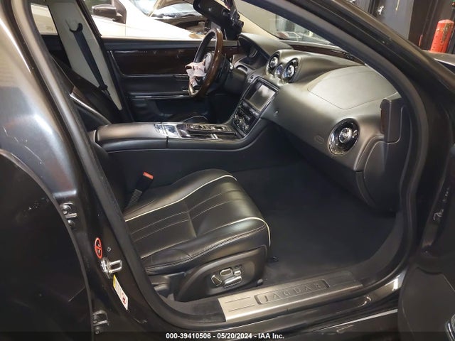 2011 JAGUAR XJ SAJWA2GB2BLV08368 Photo 4