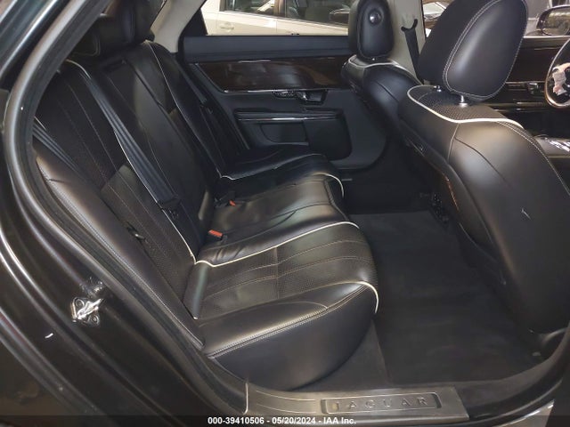 2011 JAGUAR XJ SAJWA2GB2BLV08368 Photo 7