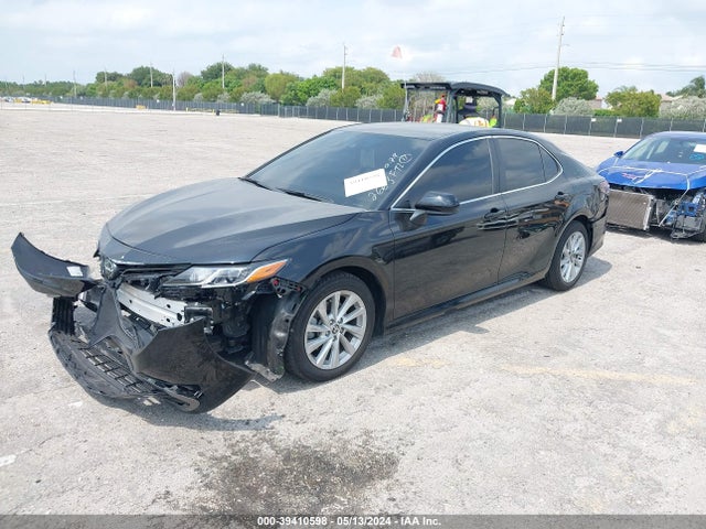 Toyota CAMRY LE 2022 4T1C11AK7NU712663 Image 2