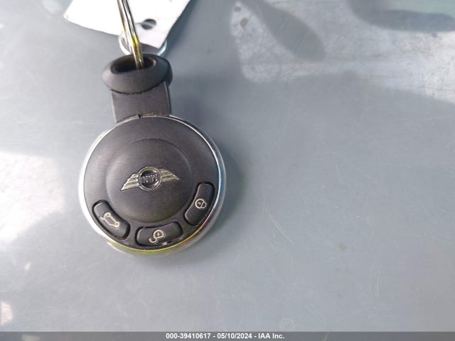 2011 MINI COOPER WMWSU3C50BT092022 Photo 10