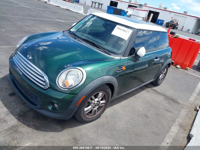 2011 MINI COOPER WMWSU3C50BT092022 Photo 1