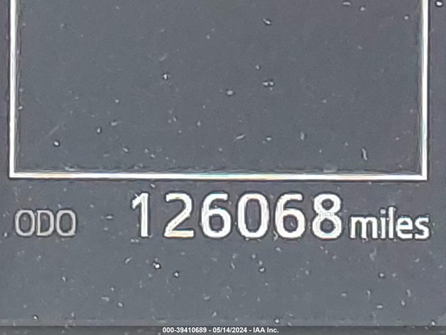 Toyota RAV4 LE 2017 JTMZFREV3HJ146008 Image 15