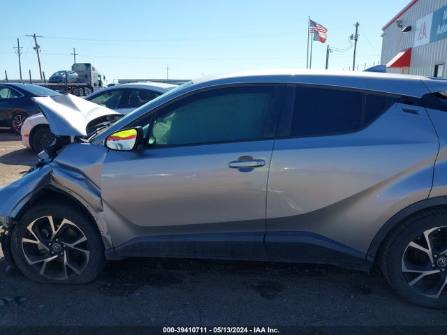 Toyota C-HR XLE 2018 NMTKHMBX5JR024472 Image 15