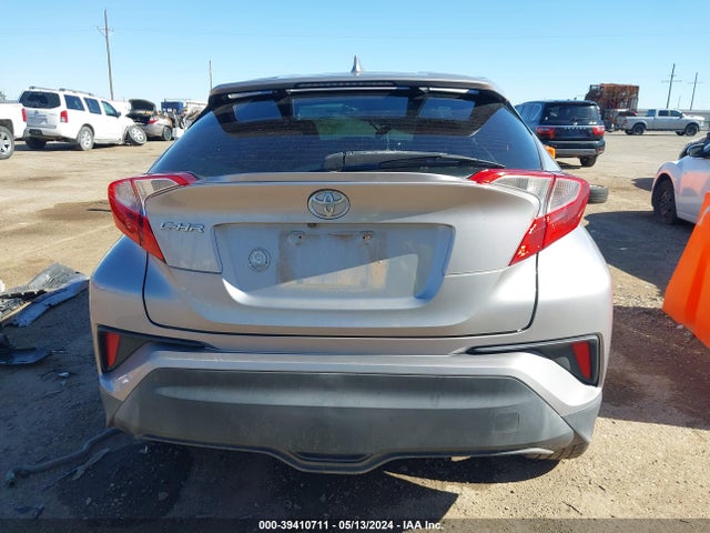 Toyota C-HR XLE 2018 NMTKHMBX5JR024472 Image 17