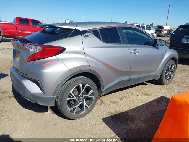 Toyota C-HR XLE 2018 NMTKHMBX5JR024472 Image 4