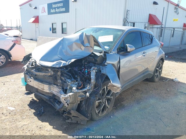 Toyota C-HR XLE 2018 NMTKHMBX5JR024472 Image 6