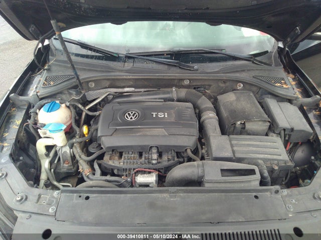 1VWAT7A32FC107228 Volkswagen Passat 1.8t Limited Edition