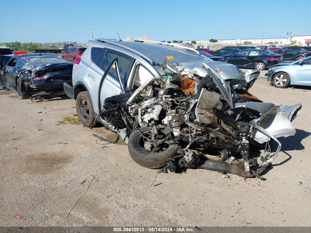 Toyota RAV4 LE 2015 JTMZFREV1FD061454 Image 1