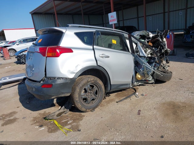 Toyota RAV4 LE 2015 JTMZFREV1FD061454 Image 4
