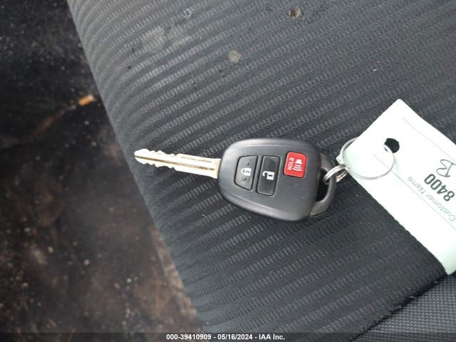 Toyota RAV4 LE 2016 2T3BFREV7GW431733 Image 11