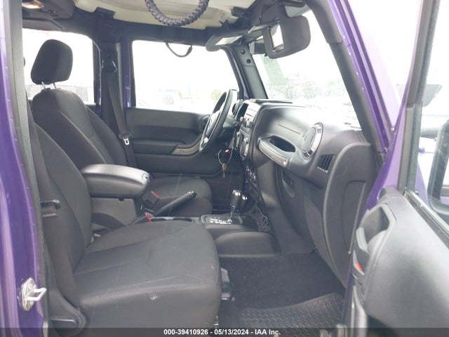 1C4BJWDGXHL609171 Jeep Wrangler Unlimited Sport 4x4