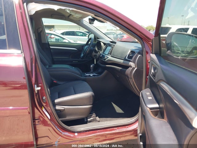 Toyota Highlander Le Plus 2019 5TDZZRFH2KS322394 Image 5