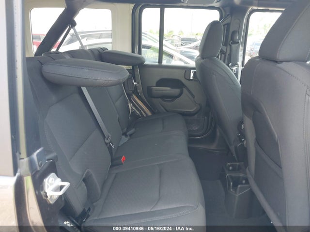 1C4HJXDG8NW174290 Jeep Wrangler Unlimited Sport S 4x4