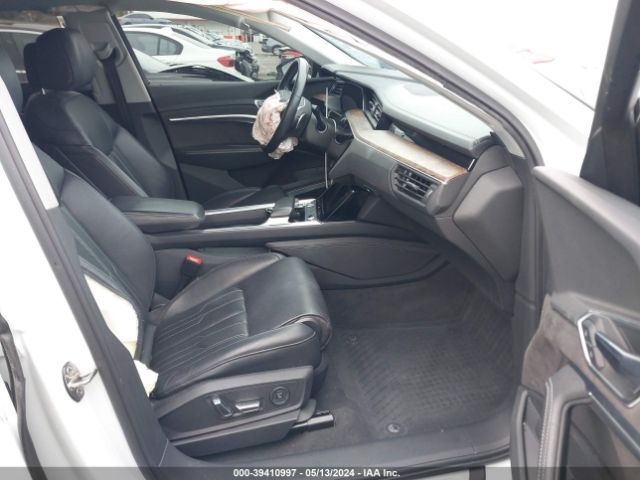 WA1VAAGE0KB006909 Audi E-tron Premium Plus