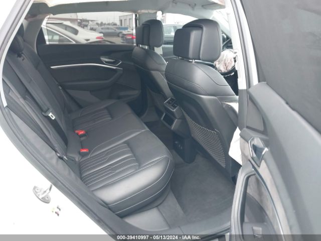 WA1VAAGE0KB006909 Audi E-tron Premium Plus