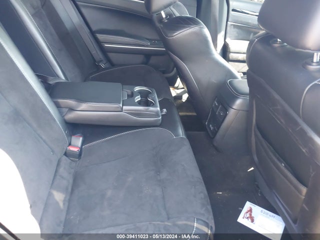 2C3CCAGG1KH662282 Chrysler 300 300s Awd