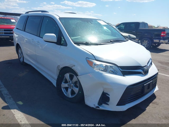 Toyota Sienna Le 8 Passenger 2018 5TDKZ3DC0JS915398 main image