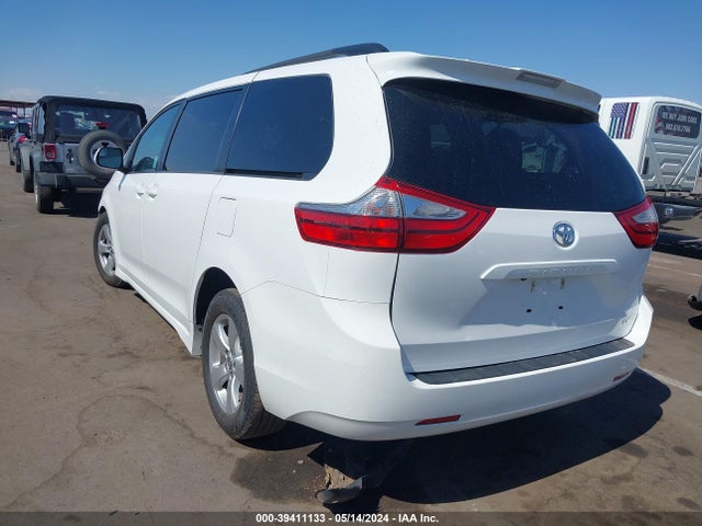 Toyota Sienna Le 8 Passenger 2018 5TDKZ3DC0JS915398 Image 3