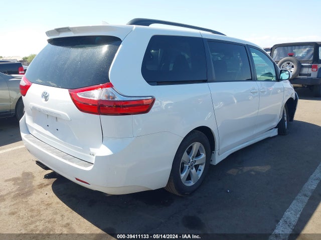 Toyota Sienna Le 8 Passenger 2018 5TDKZ3DC0JS915398 Image 4