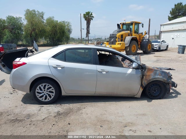 Toyota COROLLA LE 2018 5YFBURHE5JP835696 Image 12