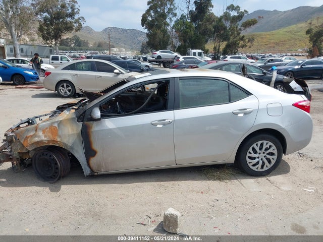 Toyota COROLLA LE 2018 5YFBURHE5JP835696 Image 13