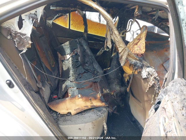 Toyota COROLLA LE 2018 5YFBURHE5JP835696 Image 8