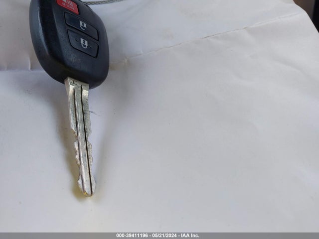 Toyota RAV4 LE 2017 JTMBFREV4HJ150201 Image 11