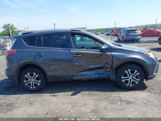 Toyota RAV4 LE 2017 JTMBFREV4HJ150201 Image 13