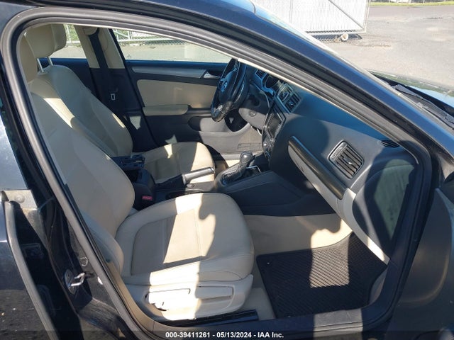3VWLA7AJ0FM285280 Volkswagen Jetta 2.0l Tdi Se